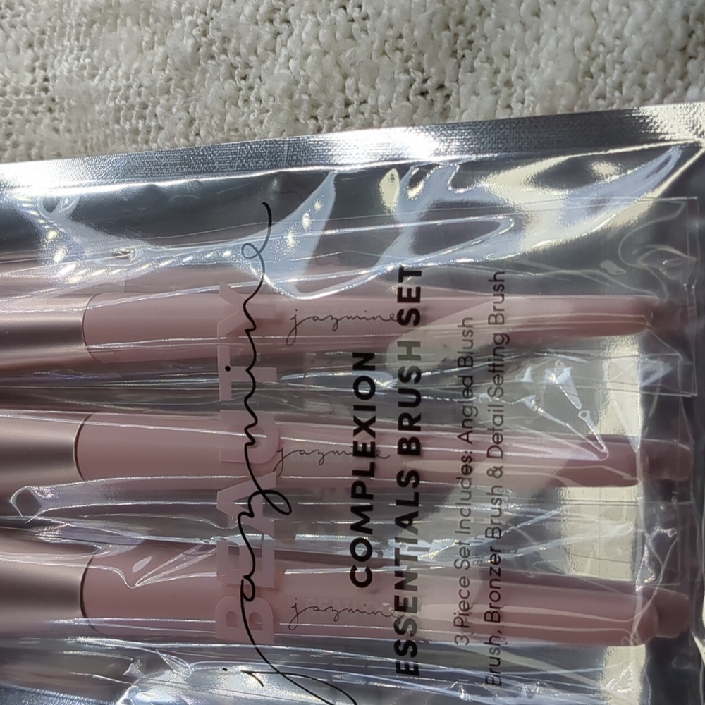 JAZMINE BEAUTY Complexion Brush Trio, Three Piece Brush Set - Picture 4 of 5